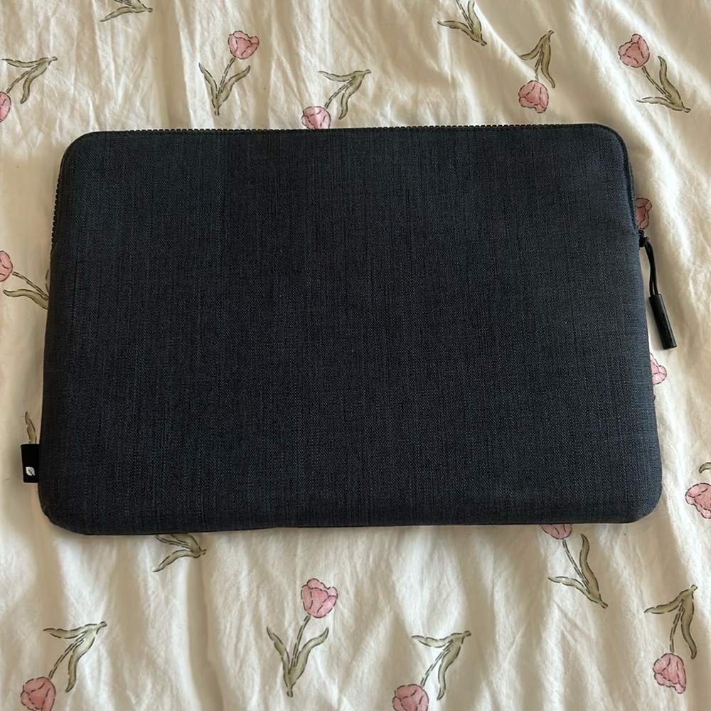 Incase Laptop Sleeve